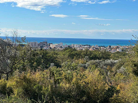 Grundstück zum Verkauf in Bar mit Meerblick